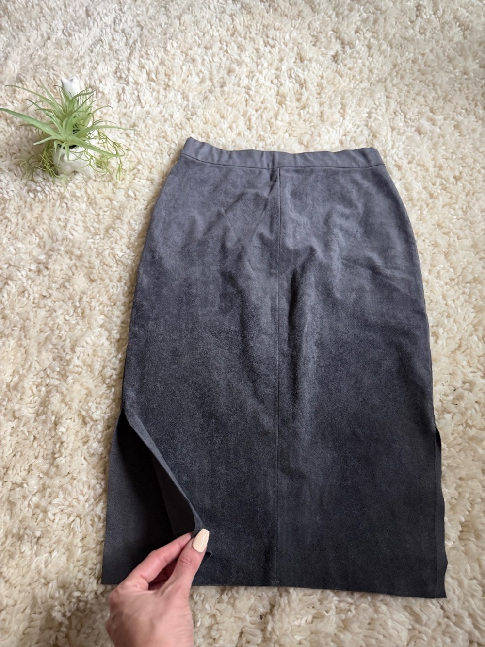 Fitted Wilfred Charcoal Suede sophisticated business casual pencil Skirt Front S